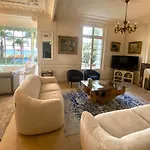 Le Clos D\'Azur