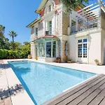 Le Clos D\'Azur